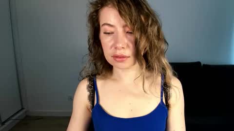 Mia online show from 05/02/26, 06:40