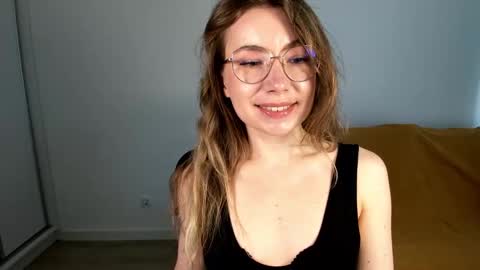 Mia online show from 05/03/26, 01:39