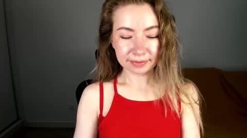 Mia online show from 05/07/26, 06:41