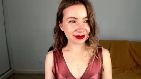 Mia online show from 05/10/26, 01:27