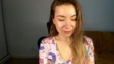 Mia online show from 05/22/26, 06:31