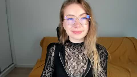 Mia online show from 06/11/26, 06:55