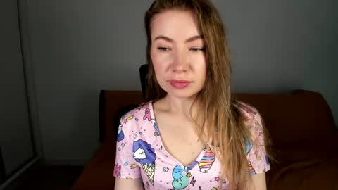 Mia online show from 06/14/26, 06:26