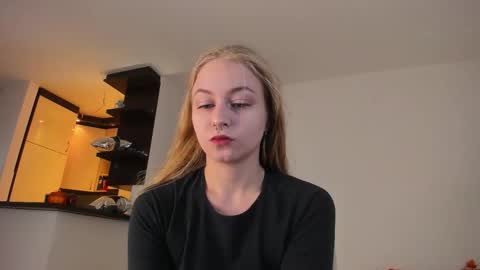 Mia here Appreciate your support online show from 09/21/25, 10:50