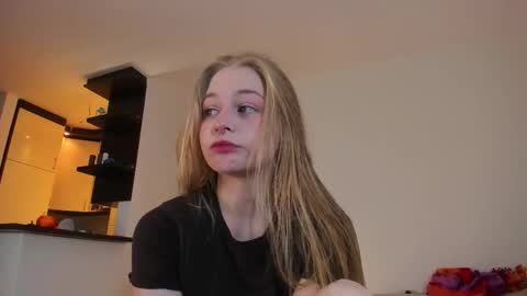 Mia here Appreciate your support online show from 10/07/25, 11:07