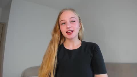 Mia here Appreciate your support online show from 11/05/25, 12:16