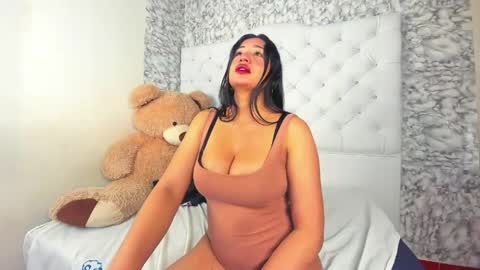 Snapshot of mia_miller001 chatting on 06/05/26, 01:28 MiaMiller online show from 06/05/26, 01:28