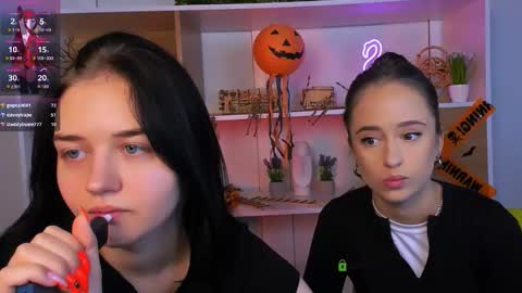 mia_moah online show from 10/30/25, 12:17