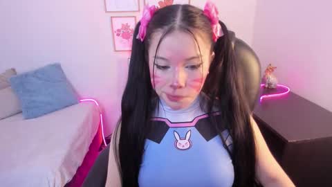 Snapshot of mia_moralez chatting on 11/06/25, 01:01 MIA online show from 11/06/25, 01:01