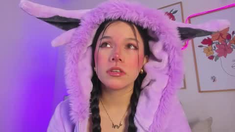 Snapshot of mia_moralez chatting on 11/26/25, 11:11 MIA online show from 11/26/25, 11:11