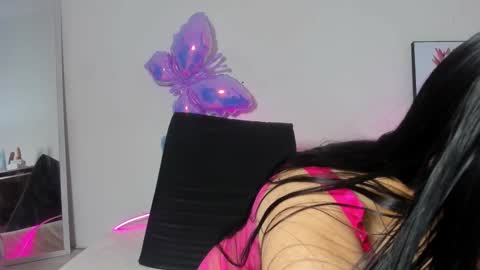 Snapshot of mia_moralez chatting on 12/16/25, 11:37 MIA online show from 12/16/25, 11:37