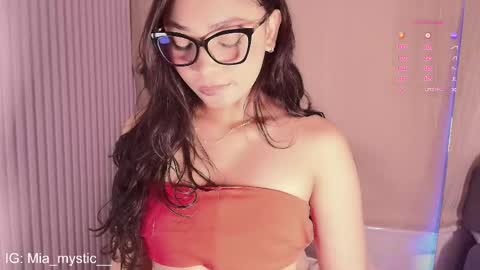 Mia  Schedule 7am to 2pm Col online show from 06/09/26, 11:00