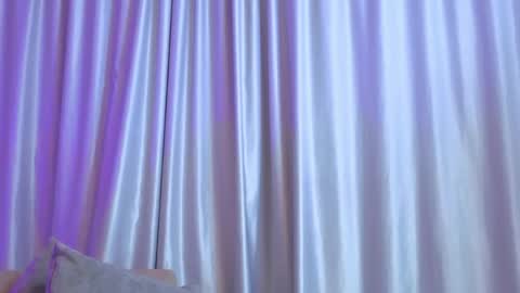 Mia online show from 04/24/26, 11:34