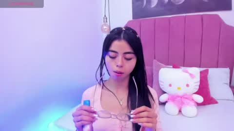 Mia online show from 06/10/26, 12:15