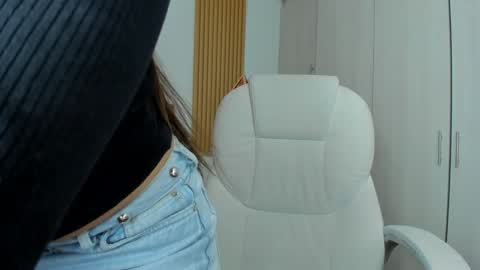 Mia Nevaeh - follow me online show from 12/19/24, 09:06