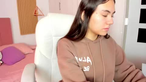 Mia Nevaeh - follow me online show from 02/21/25, 09:00