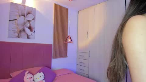 Mia Nevaeh - follow me online show from 09/16/25, 08:21