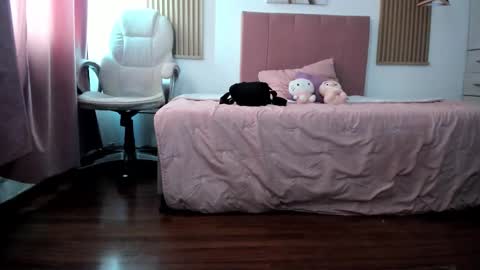 Mia Nevaeh - follow me online show from 12/14/25, 07:07