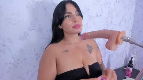 mia novoa online show from 04/28/26, 11:32