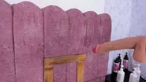 mia novoa online show from 05/15/26, 08:05