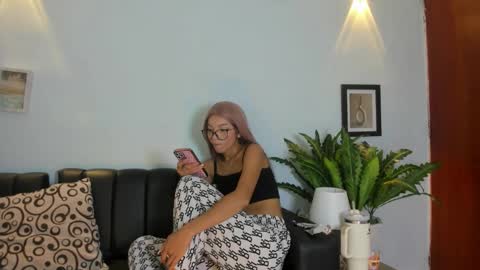 Snapshot of mia_petite72 chatting on 11/13/25, 10:30 mia_petite72 online show from 11/13/25, 10:30