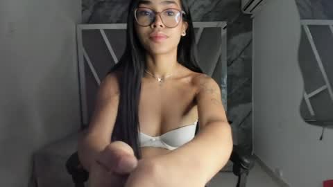 Snapshot of mia_petiteht chatting on 04/09/26, 08:36 mia_petiteht online show from 04/09/26, 08:36