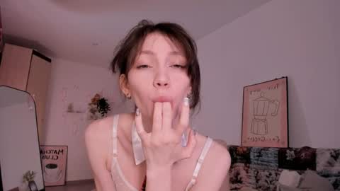 Snapshot of mia_pimmy chatting on 04/19/26, 04:12 Mia Pimmy online show from 04/19/26, 04:12