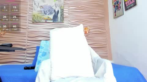 Snapshot of mia_pineda chatting on 12/19/25, 09:44 Mariana online show from 12/19/25, 09:44