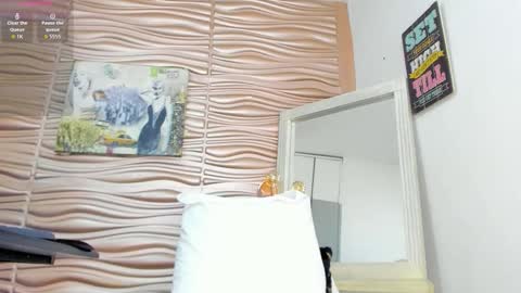 Snapshot of mia_pineda chatting on 02/06/26, 12:04 Mariana online show from 02/06/26, 12:04