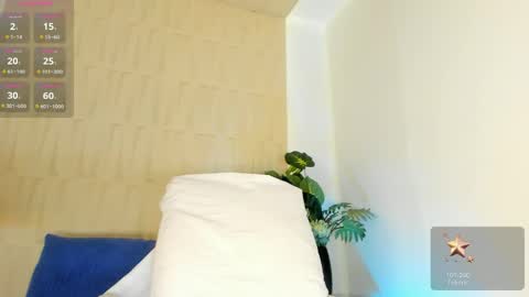 Snapshot of mia_pineda chatting on 05/24/26, 02:22 Mariana online show from 05/24/26, 02:22