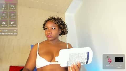 Snapshot of mia_pineda chatting on 06/02/26, 07:27 Mariana online show from 06/02/26, 07:27