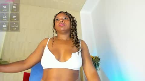 Snapshot of mia_pineda chatting on 06/04/26, 07:09 Mariana online show from 06/04/26, 07:09