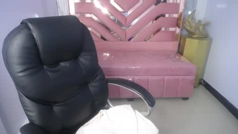 Mia  online show from 07/02/26, 03:17
