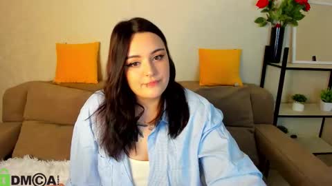 Snapshot of mia_r0ss chatting on 10/03/25, 01:13 Mia online show from 10/03/25, 01:13