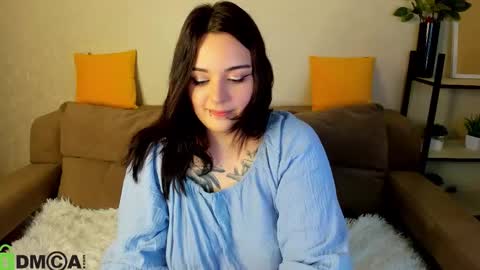 Snapshot of mia_r0ss chatting on 10/04/25, 01:14 Mia online show from 10/04/25, 01:14
