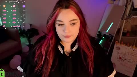 Mia online show from 06/04/26, 01:44