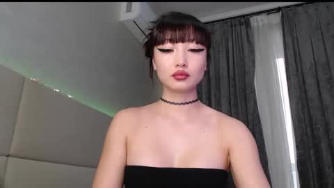 Snapshot of mia_rie chatting on 04/05/26, 04:42 Mia Rie online show from 04/05/26, 04:42
