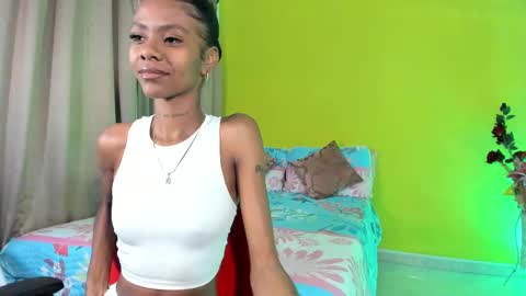 Mia online show from 10/08/25, 02:58