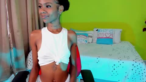 Mia online show from 10/28/25, 02:53