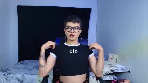 mia_roos13 online show from 10/31/25, 02:01