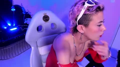 mia_rousse_1 online show from 06/12/26, 03:49