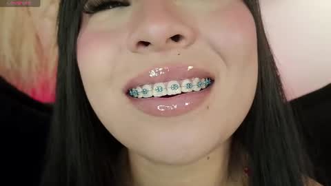 Mia online show from 06/12/26, 01:15