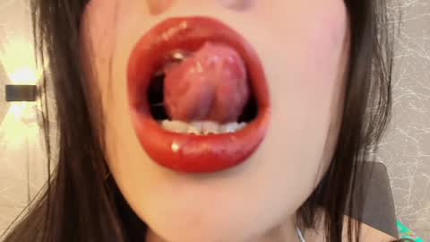 Mia Roux online show from 12/21/24, 12:31