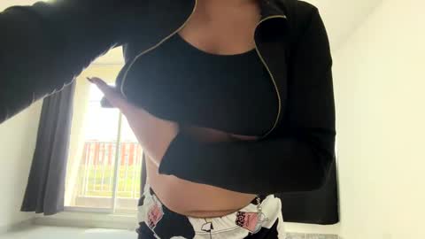 Mia Roux online show from 10/06/25, 06:38