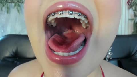 Mia Roux online show from 11/25/25, 04:12