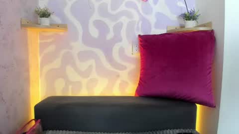 Mia . online show from 06/08/26, 01:22