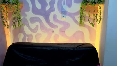 Mia . online show from 06/17/26, 12:29