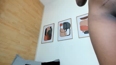 Mia online show from 10/25/25, 07:19