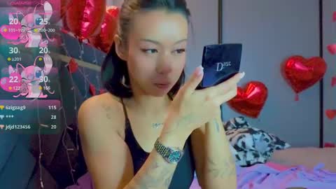 Mia online show from 02/21/25, 12:39