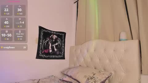 Snapshot of mia_sky_1 chatting on 09/28/25, 01:55 Mia Sky online show from 09/28/25, 01:55